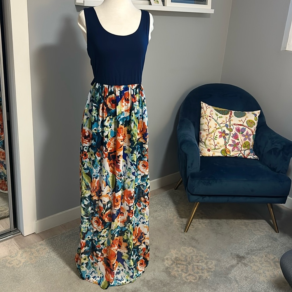 Women's Maxi Dress with Cutout Back